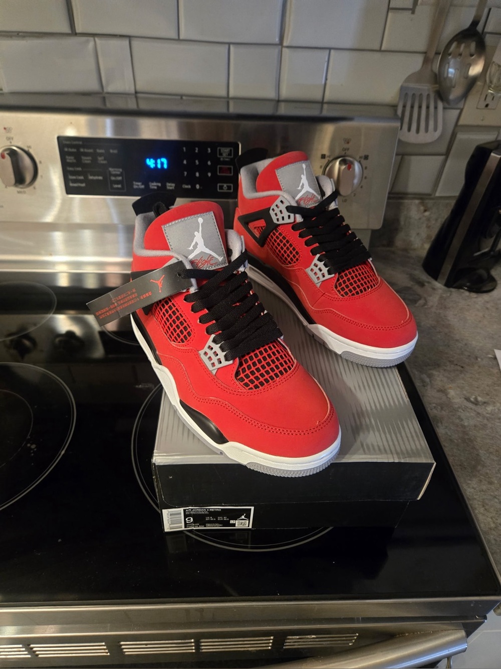 🔥 Air Jordan 4 Retro “Toro Bravo” – Size 9 – Brand New 🔥
